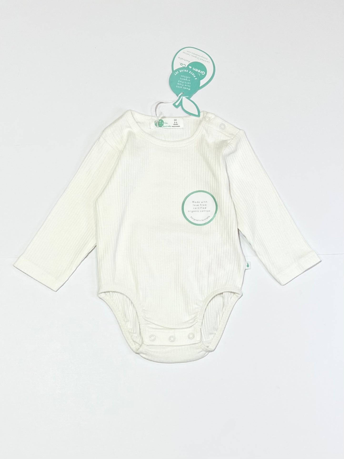 White ribbed set brand new - Size 00