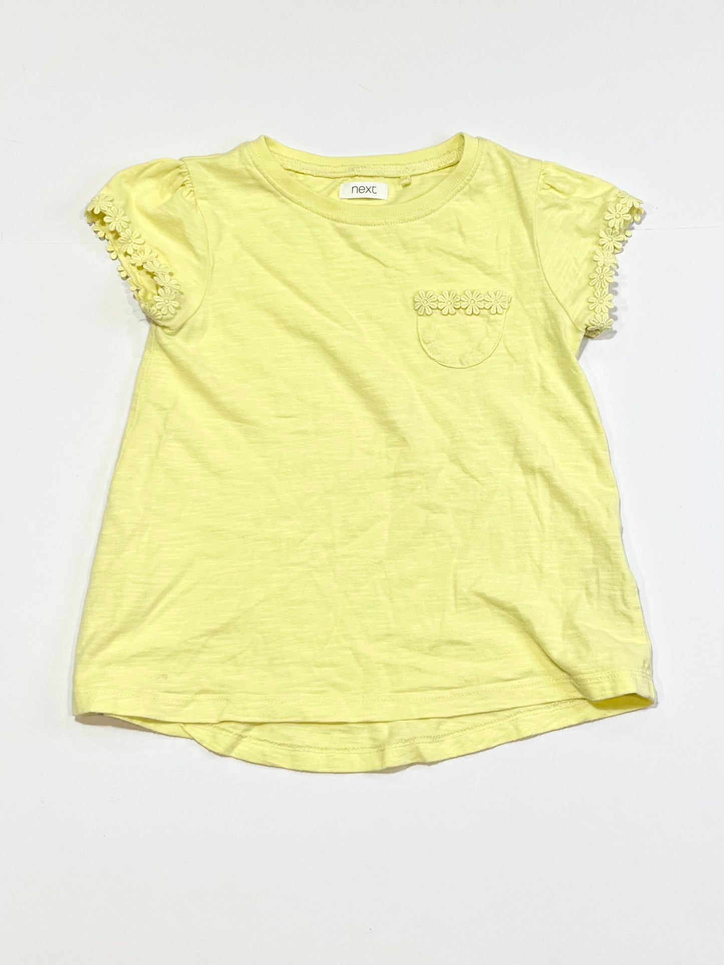 Yellow daisies tee - Size 4