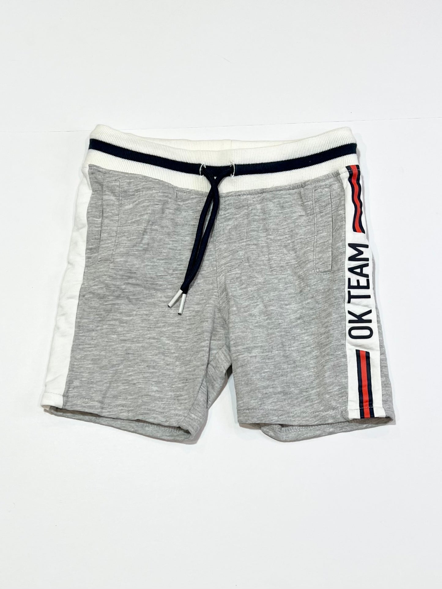 Grey sweat shorts - Size 3
