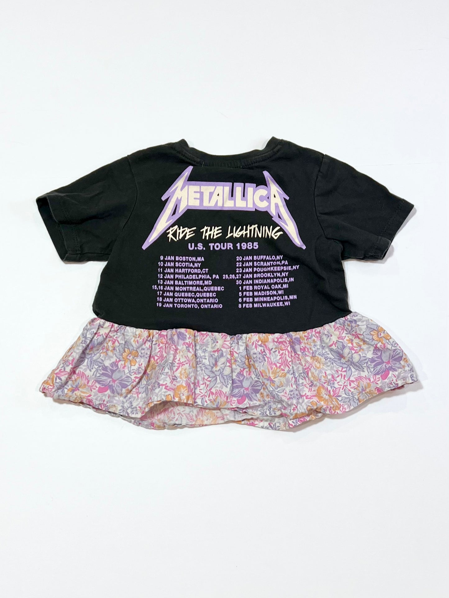 Metallica tee - Size 2