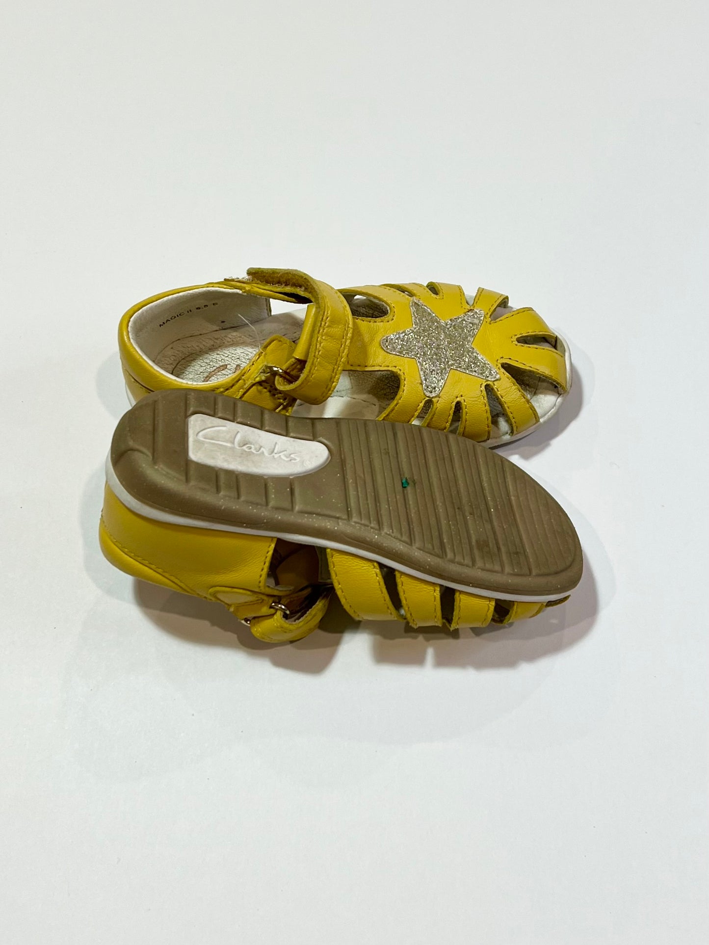 Yellow star sandals - Size AU6.5