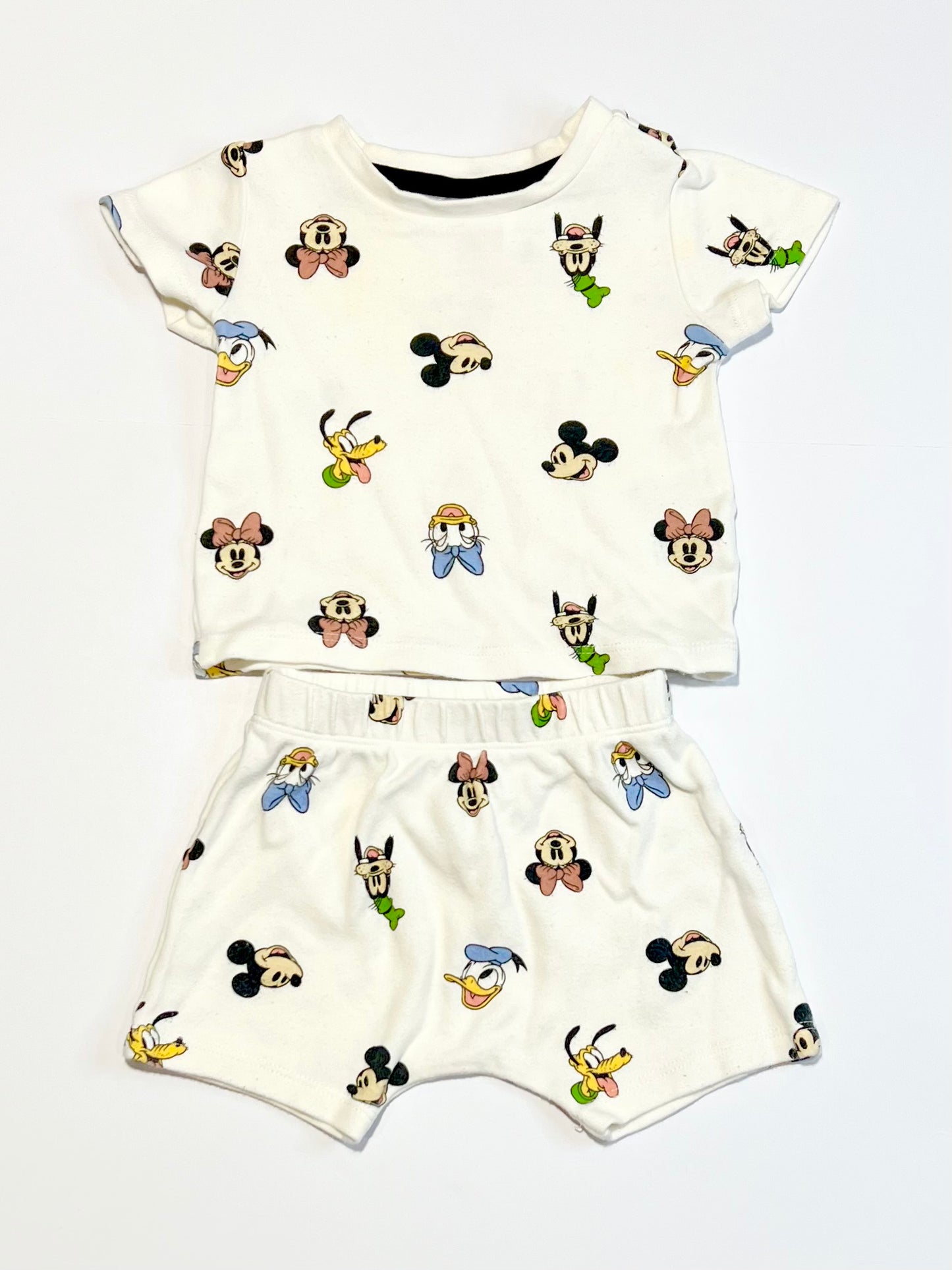Disney character pyjamas - Size 00