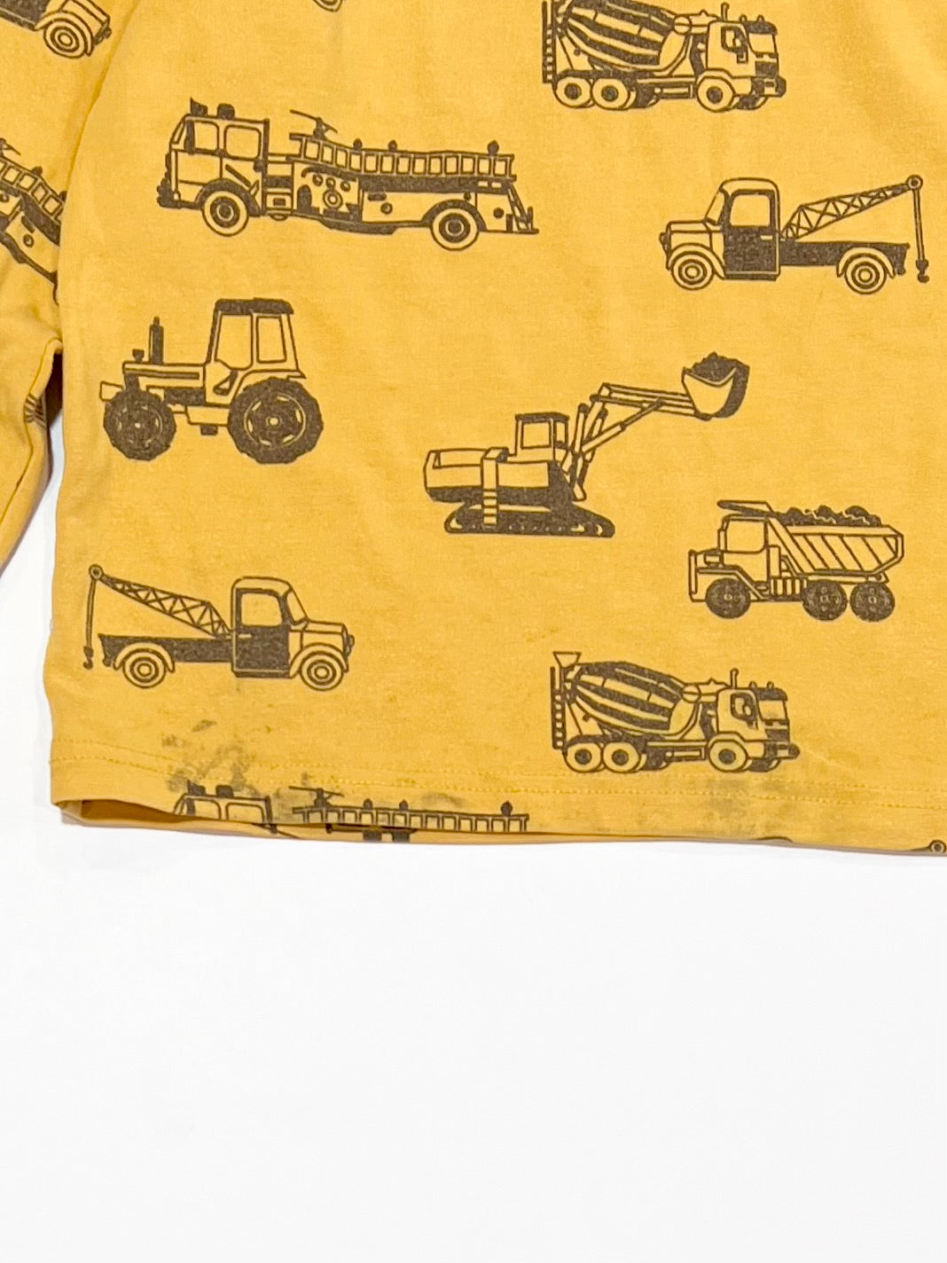 Yellow trucks top - Size 3-4