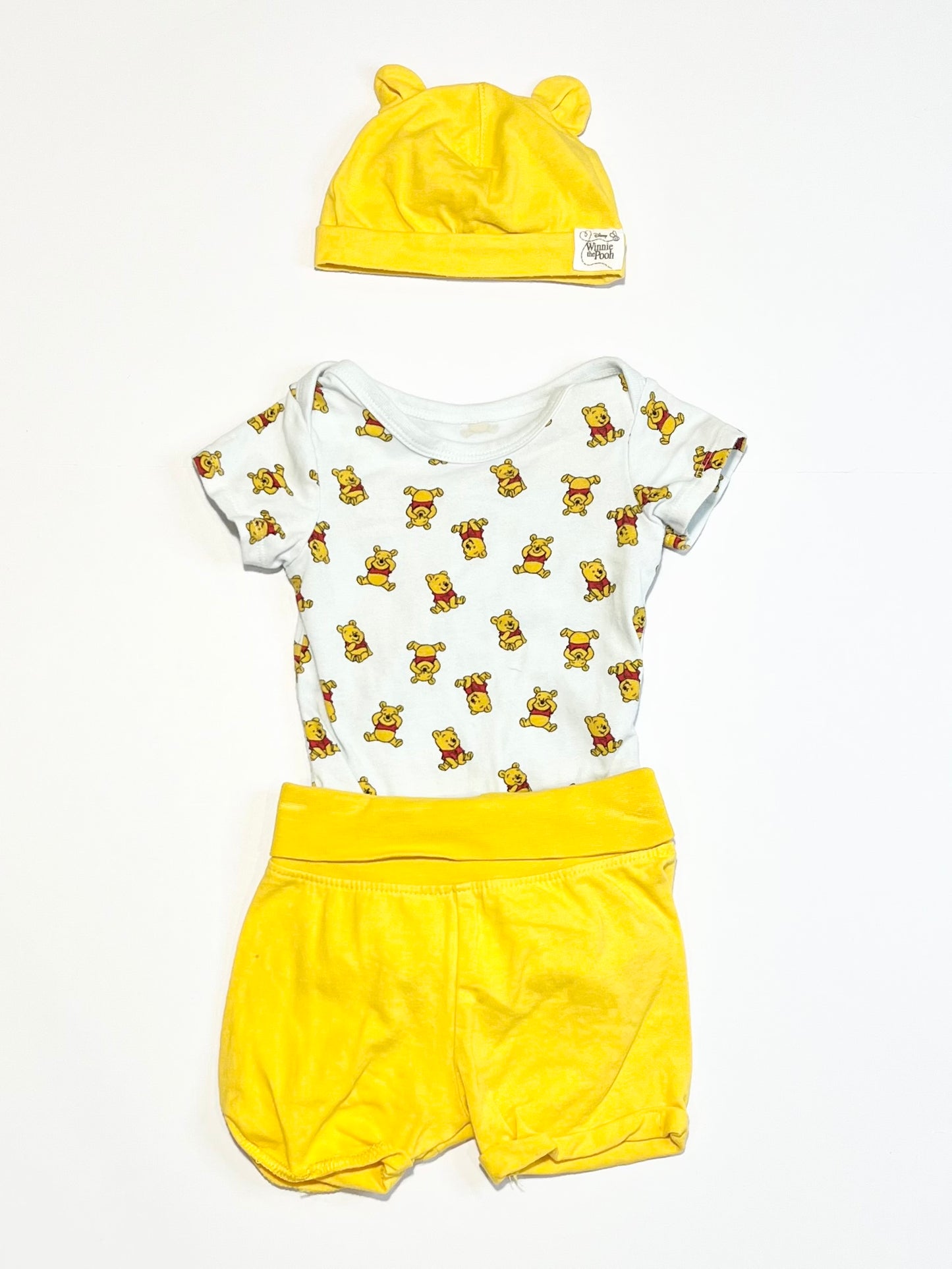 Winnie the Pooh set - Size 1-2 months