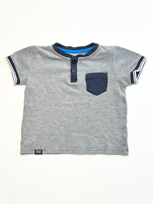 Henley tee - Size 2