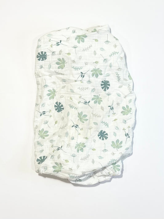 Bassinet fitted sheet muslin