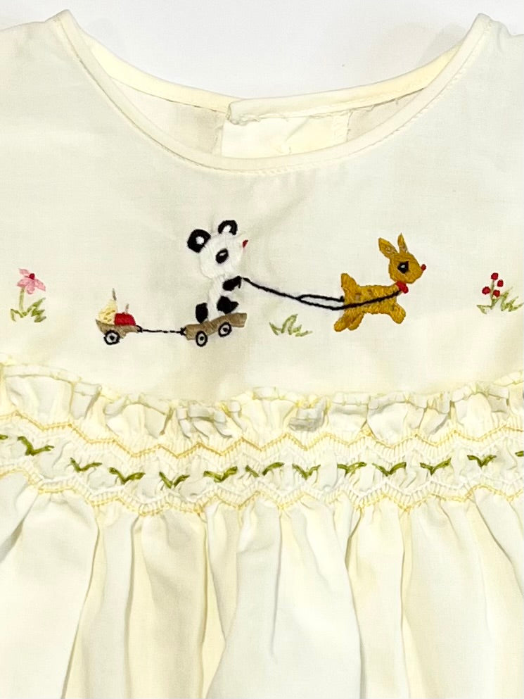 Smocked embroidered top - Size 000