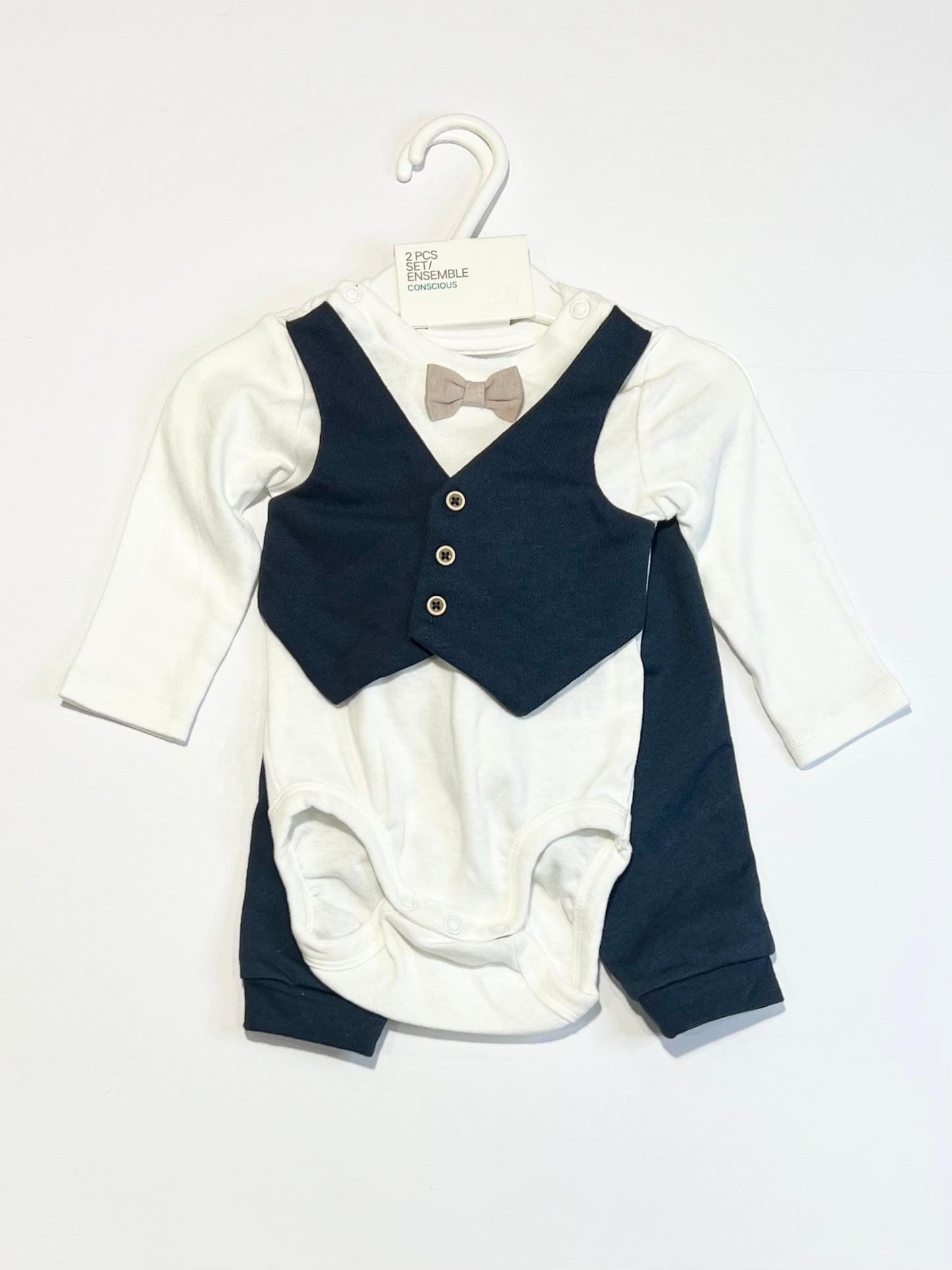 Tuxedo set brand new - Size 000