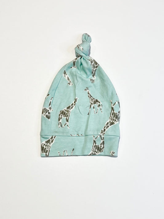 Green giraffes beanie - Size 0-6 months