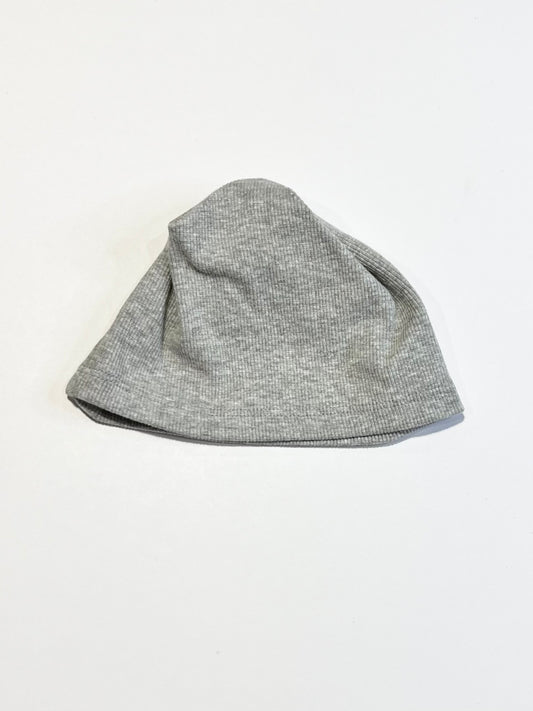 Grey ribbed beanie - Size 3-6 months