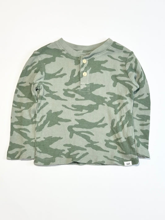 Camoflauge waffle top - Size 2