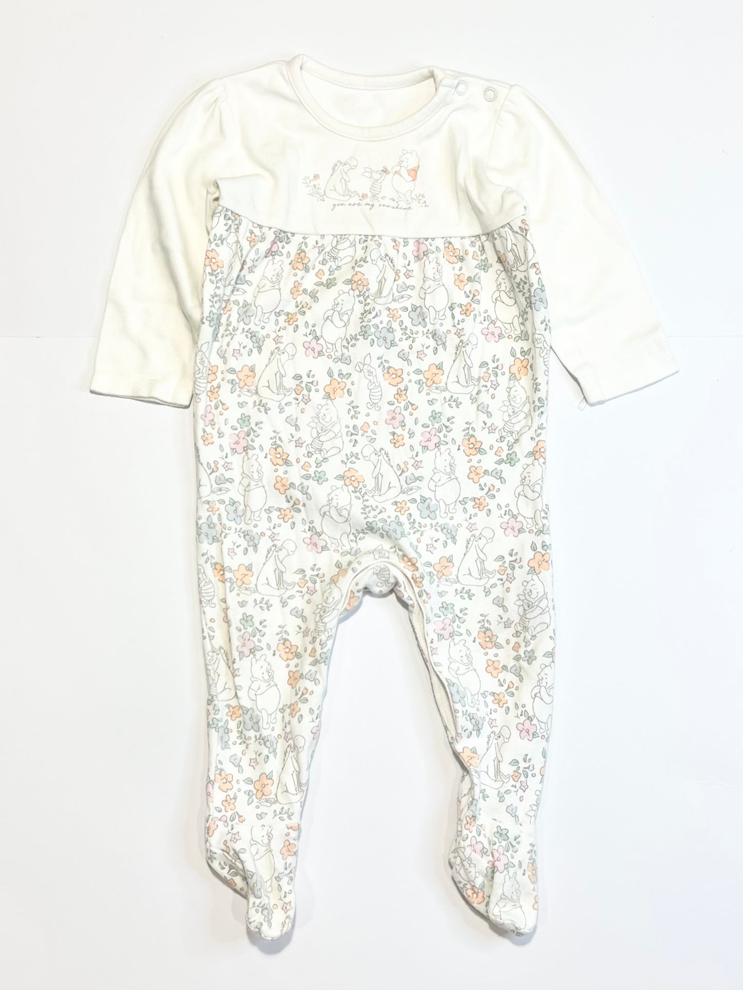 Winnie the Pooh onesie - Size 6-9 months
