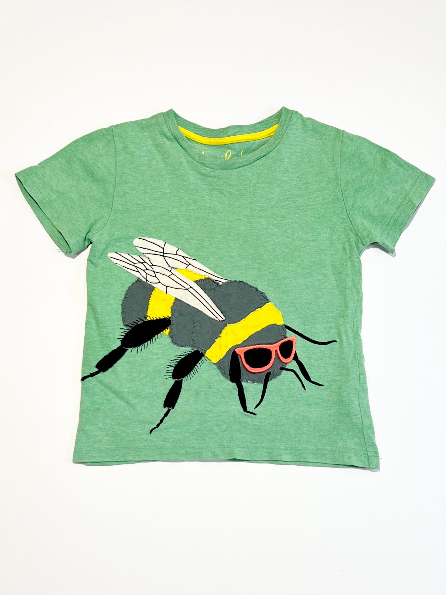 Green bee tee - Size 4-5