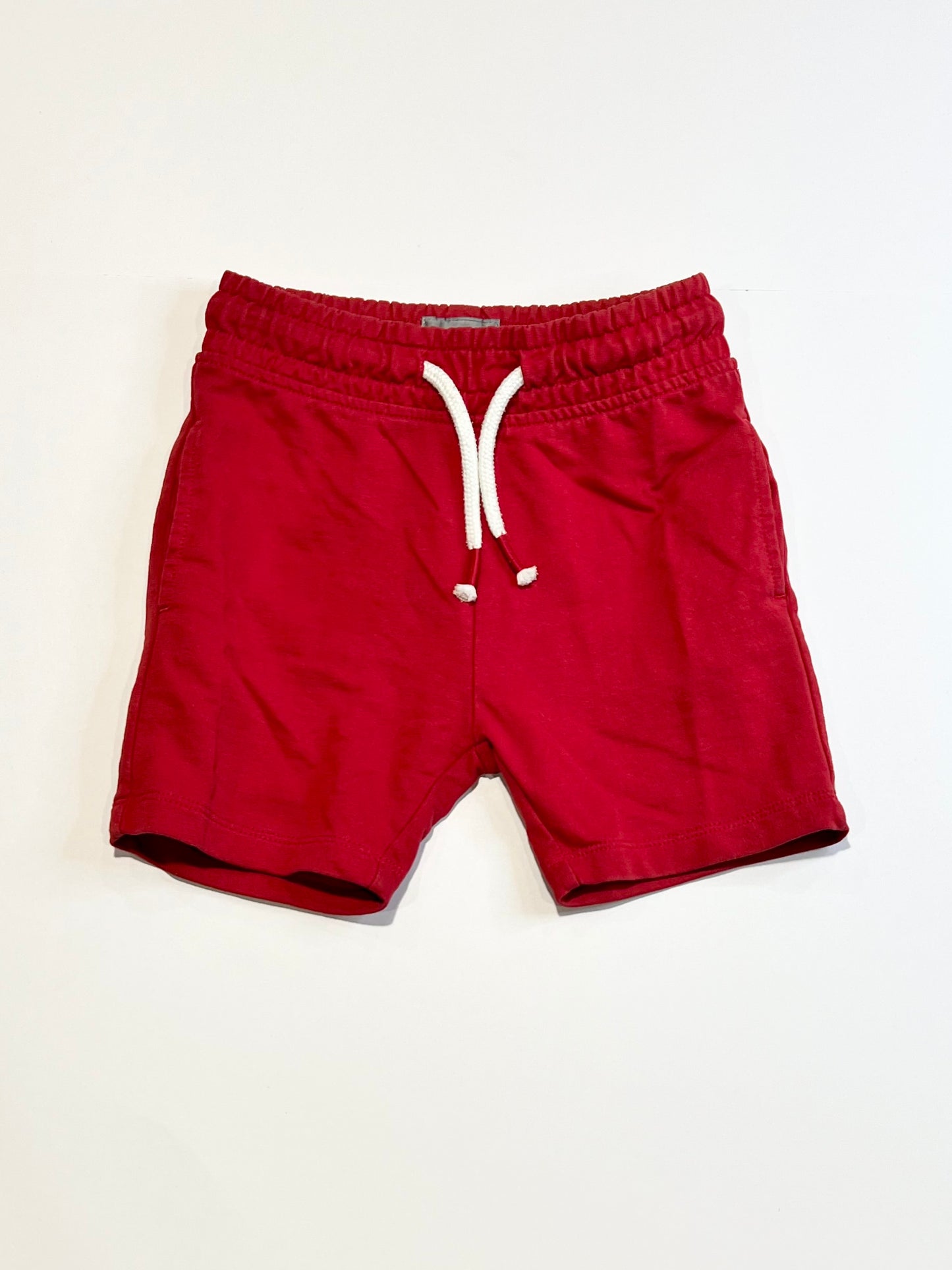 Red jersey shorts - Size 2-3