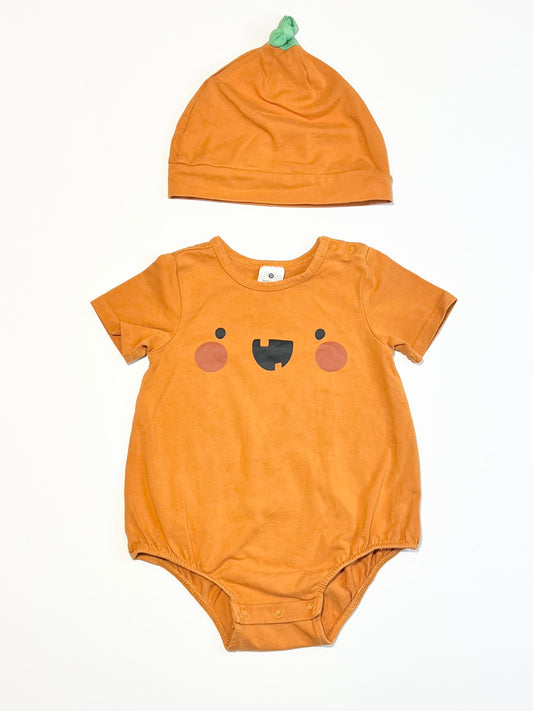 Pumpkin bubblesuit with beanie - Size 2