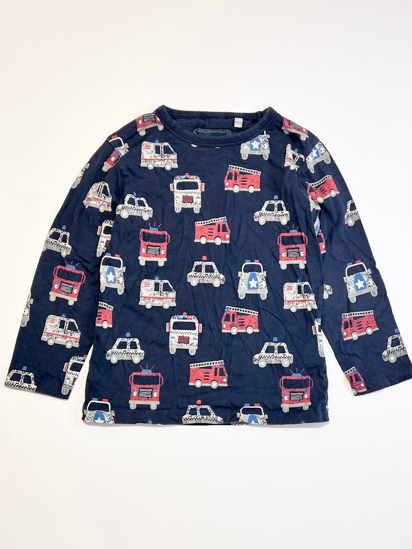 Emergency vehicles top - Size 5-6