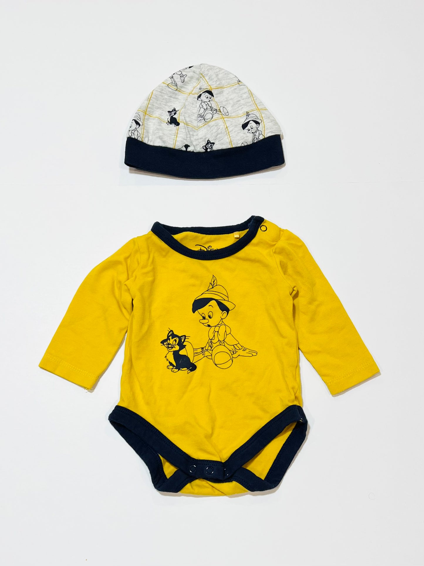 Pinocchio bodysuit and beanie - Size 0000