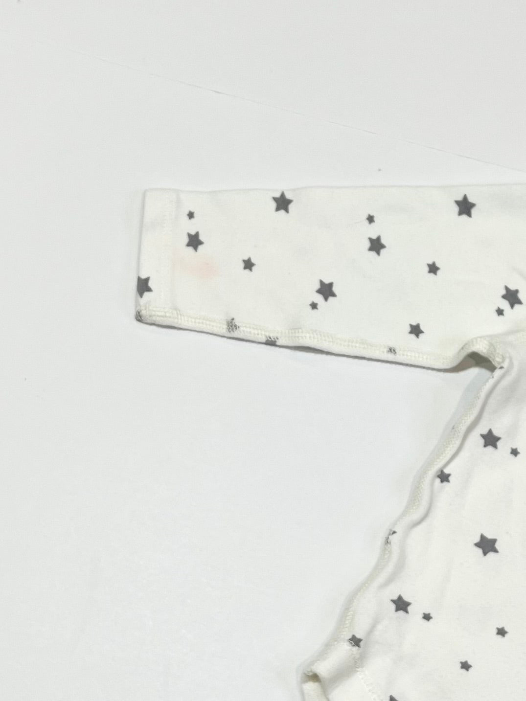 Grey stars bodysuit - Size 6-9 months