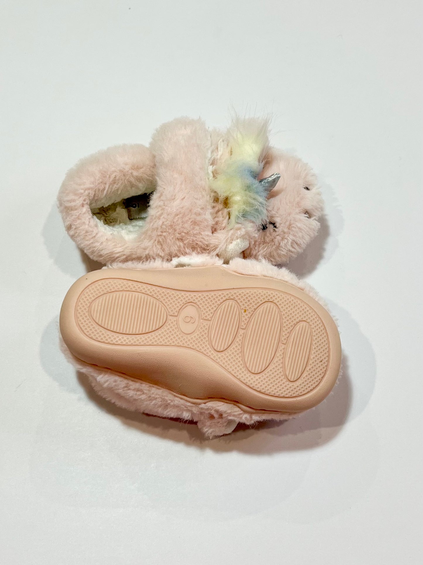 Fluffy unicorn slippers - Size 6