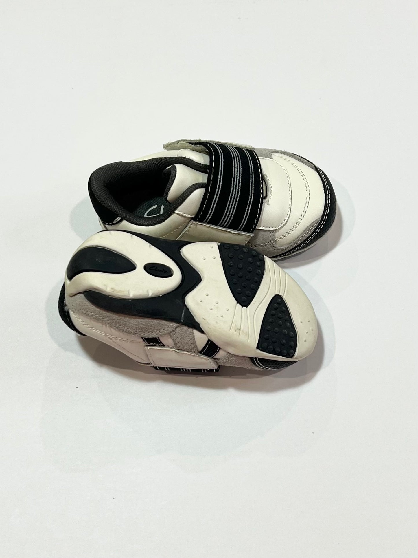 White velcro shoes - Size EU20