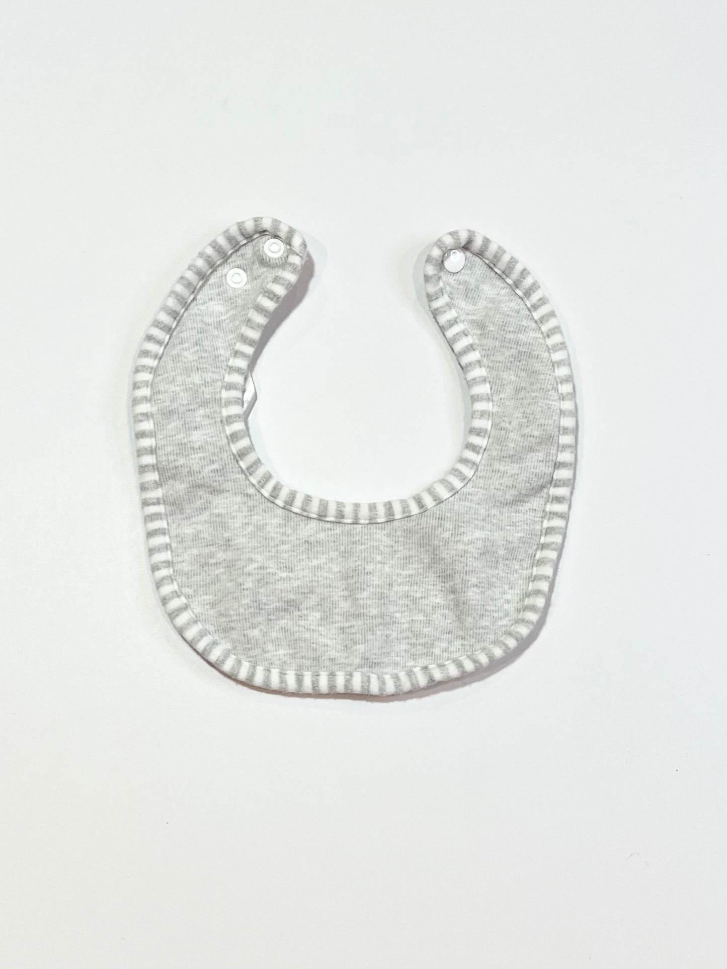 Grey bib - One size