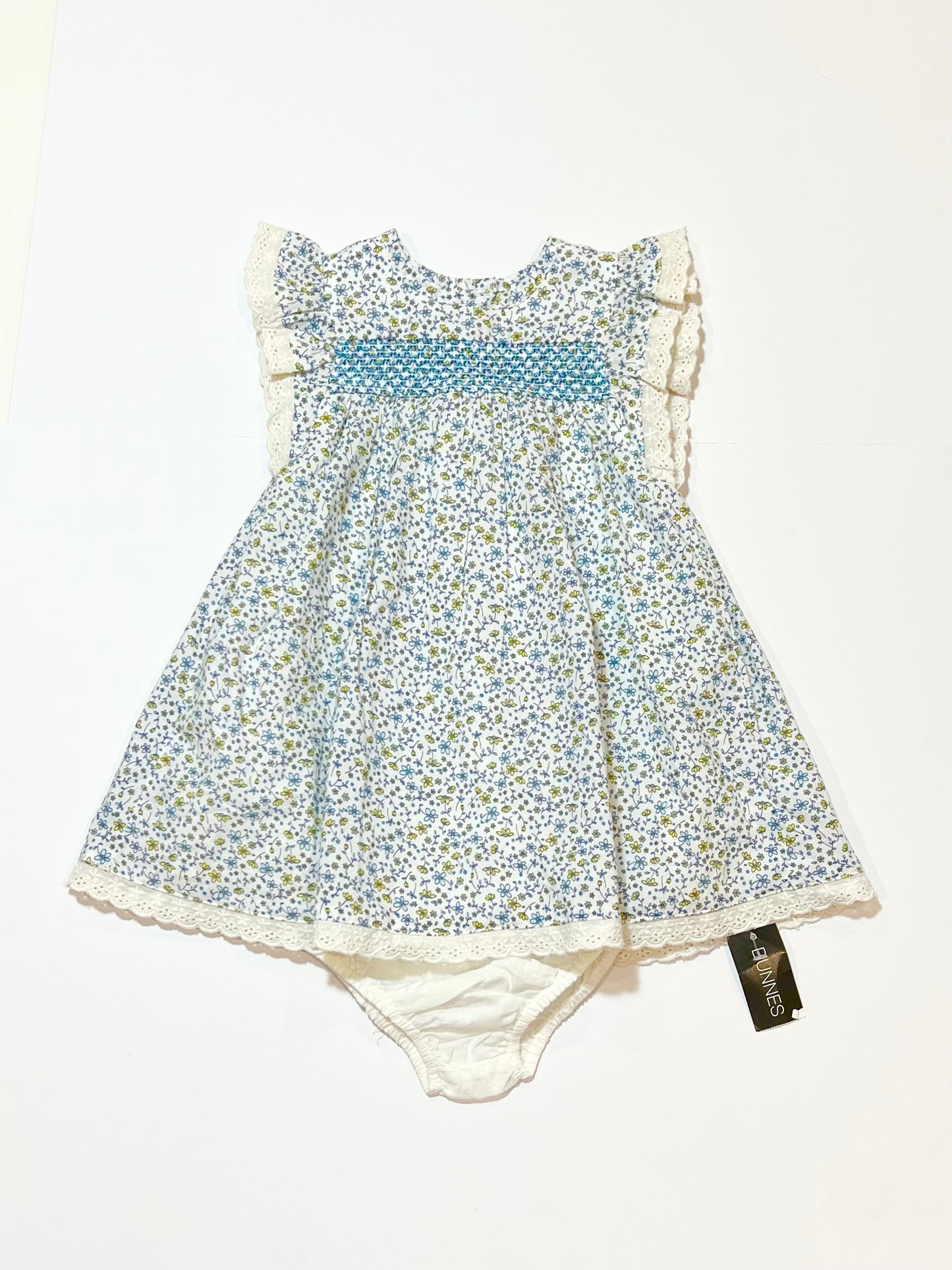 Floral smocked dress brand new - Size 00