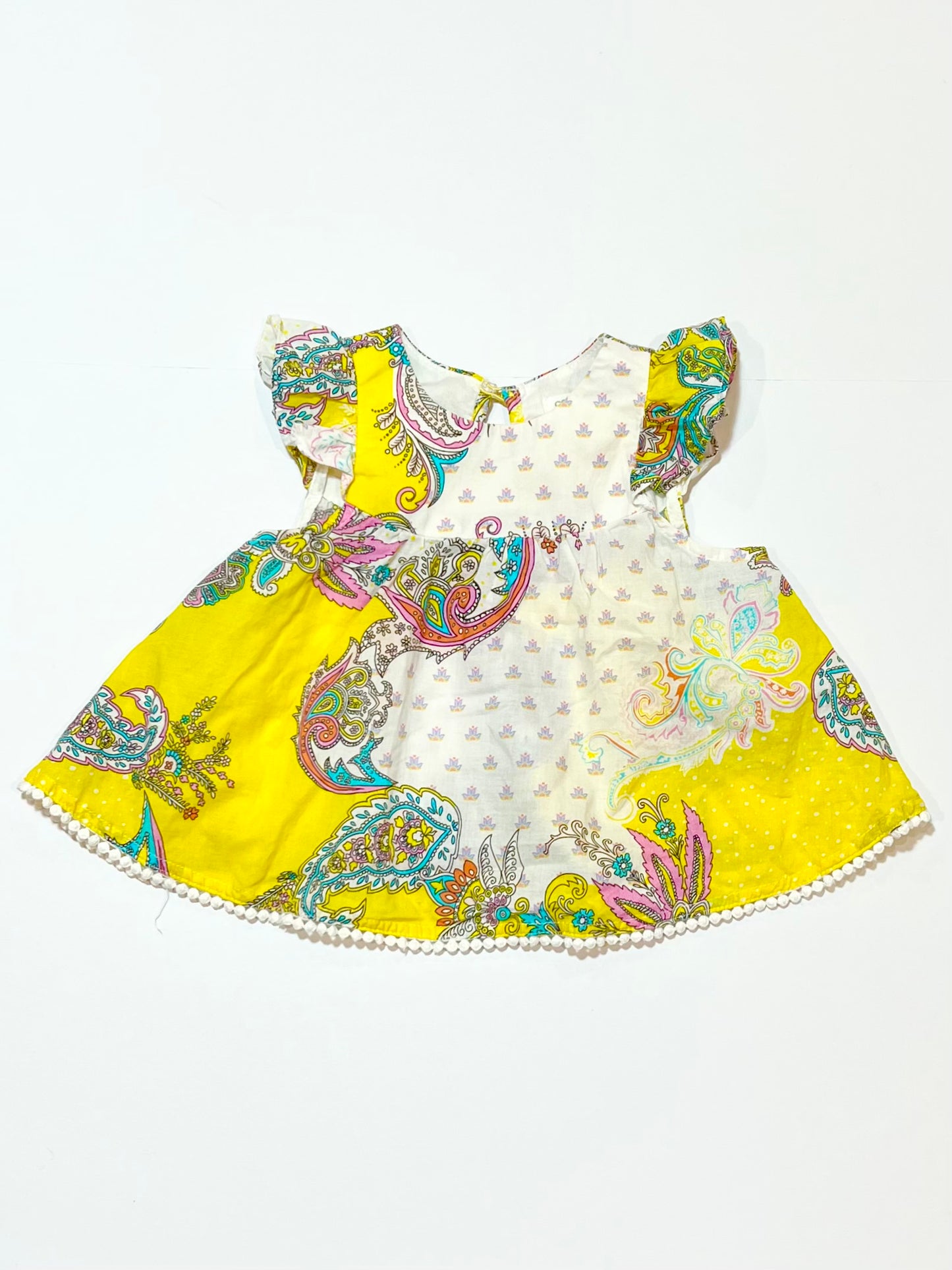 Ruffle sleeve top - Size 000