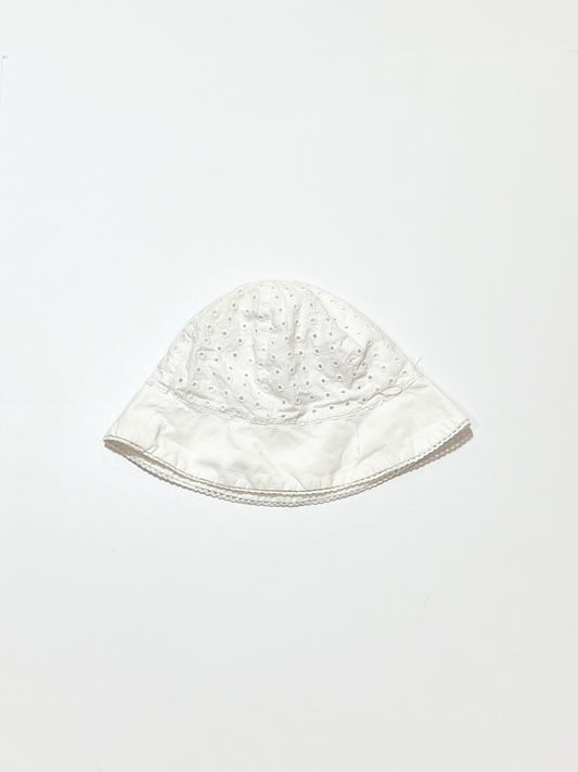 White cutwork hat - Size 53cm