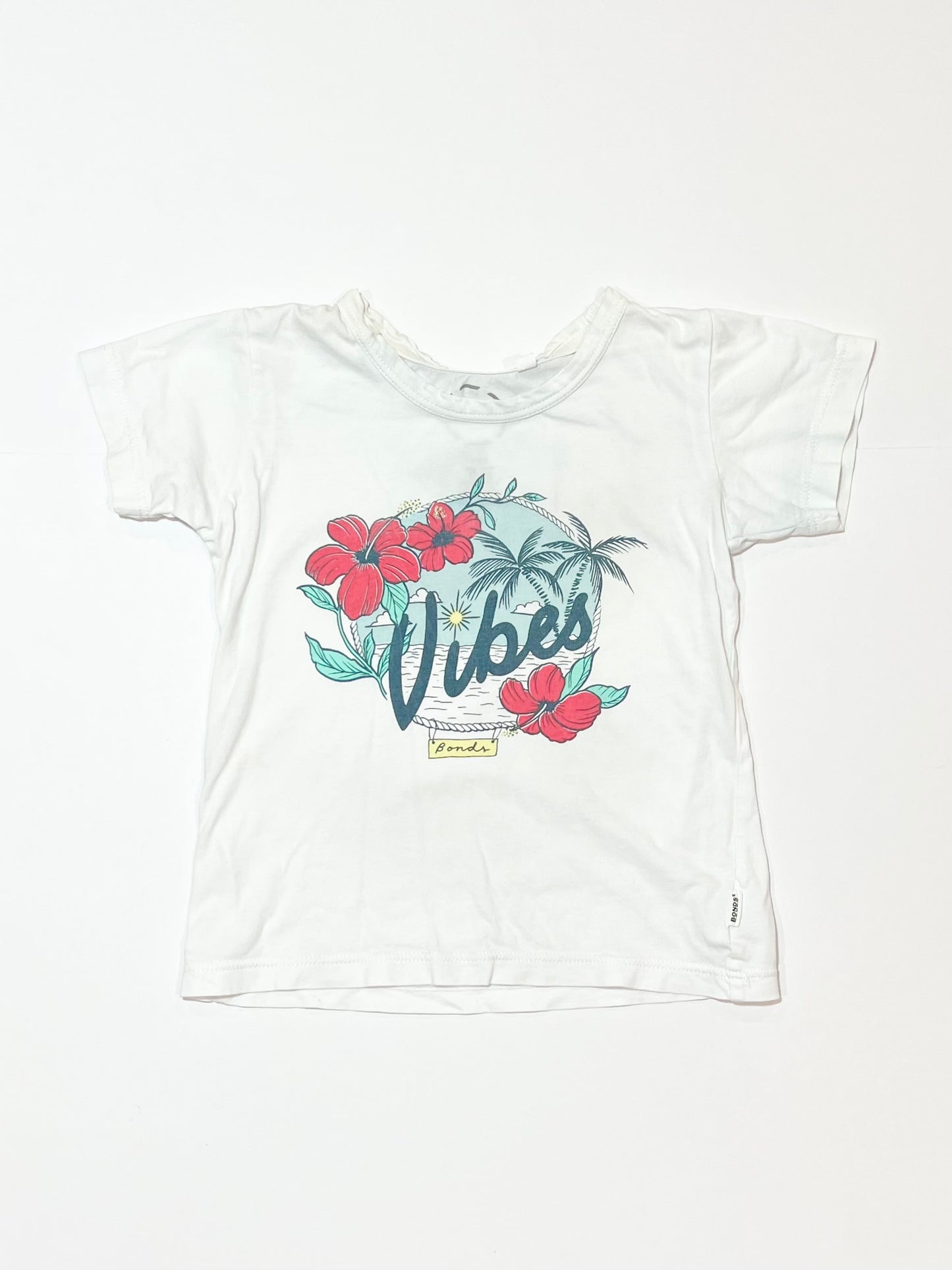 White vibes tee - Size 3