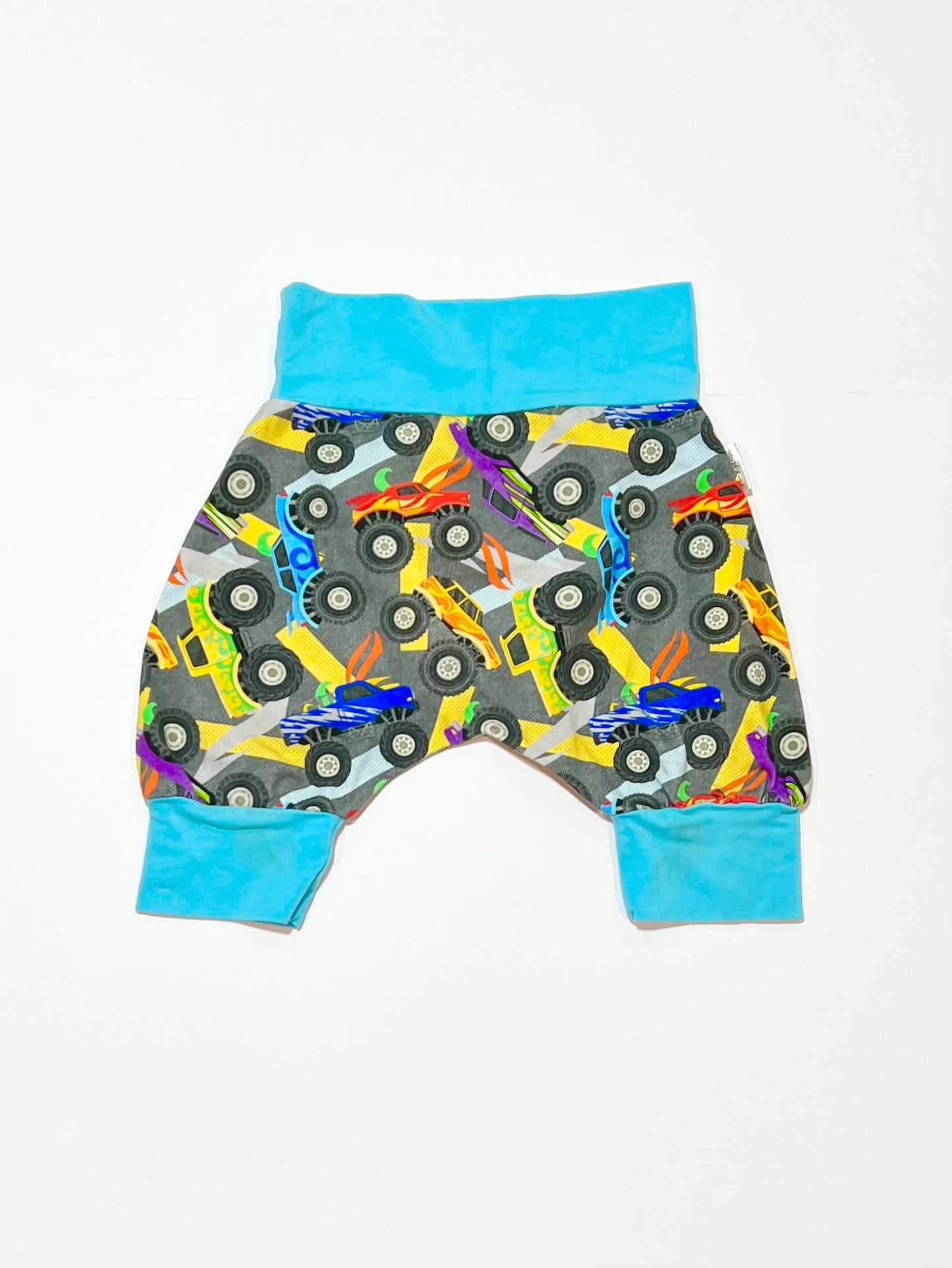 Monster truck shorts - Size 1