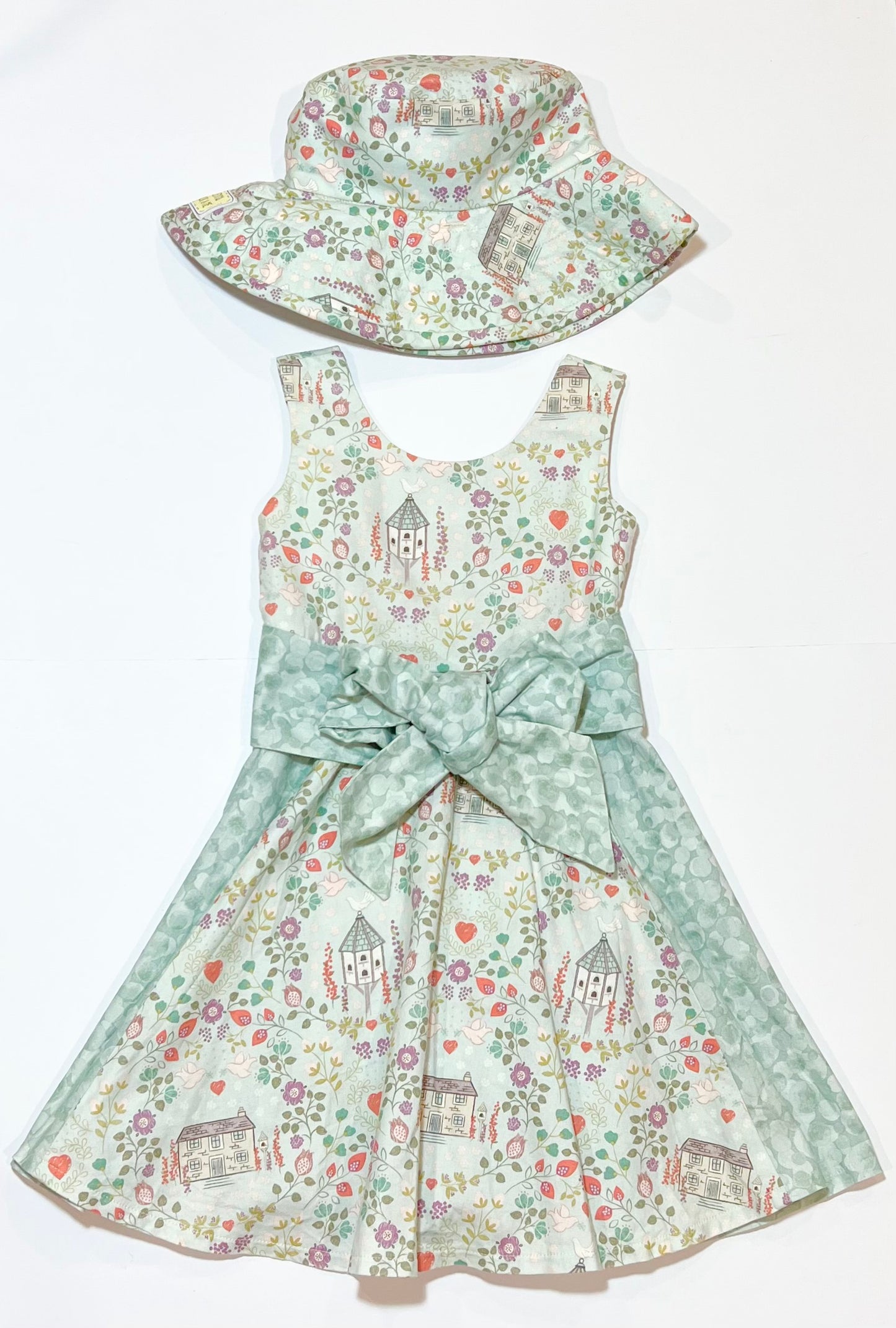 Floral "Alice" dress with matching hat - Size 2