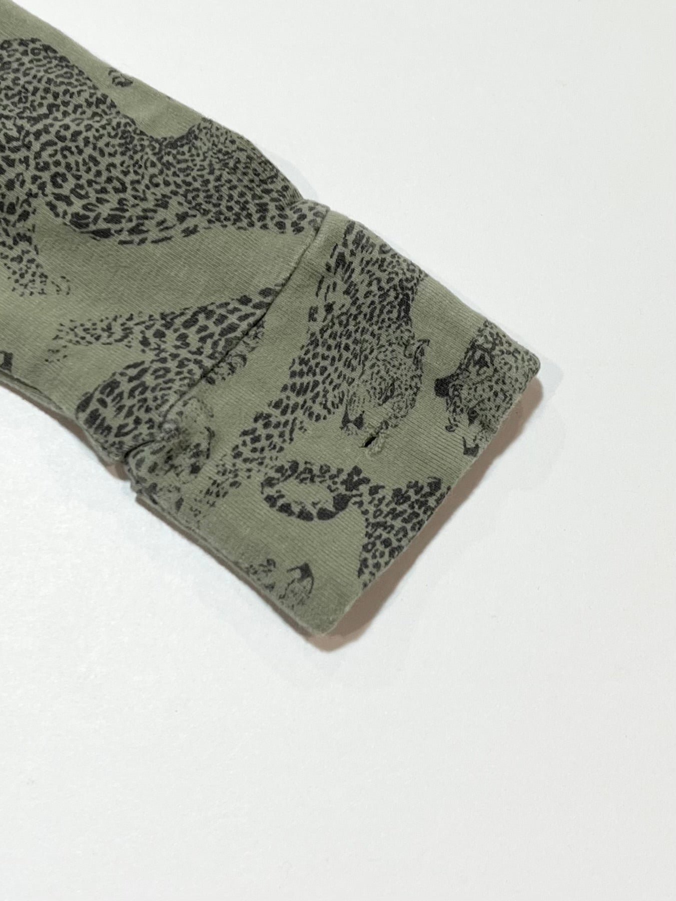 Leopard zip onesie - Size 000