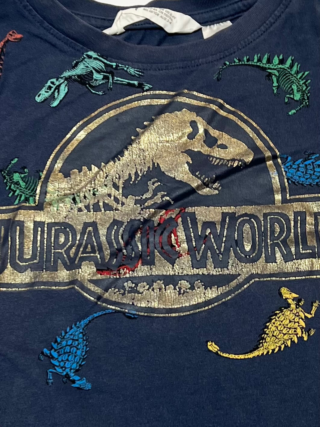 Jurassic World tee - Size 3-4