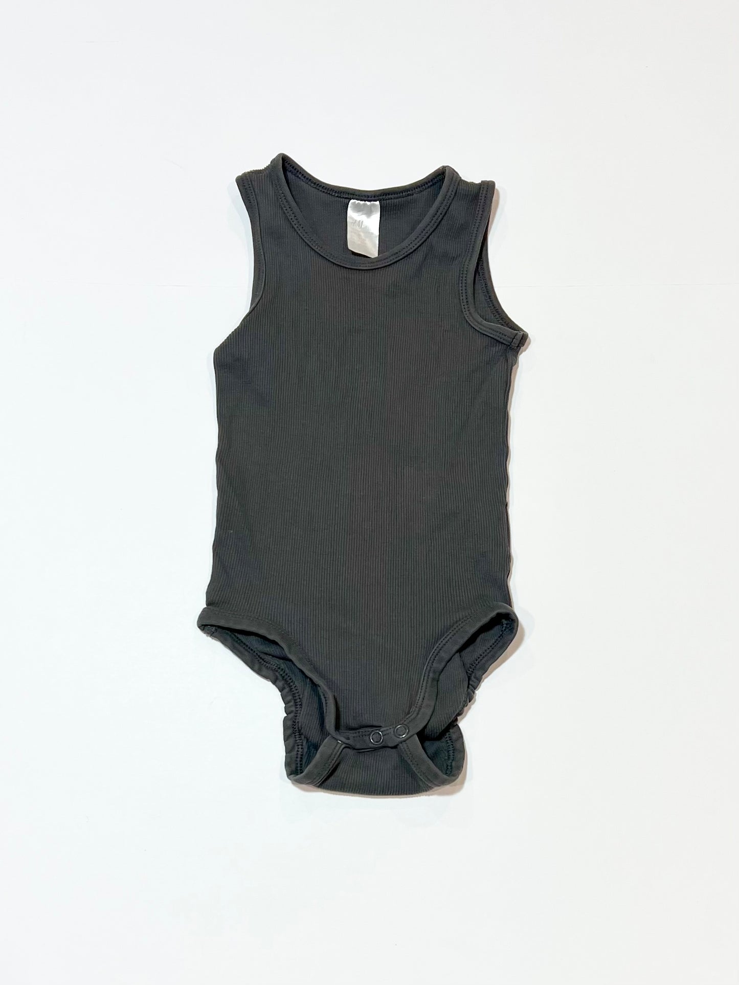 Grey ribbed bodysuit - Size 9-12 months
