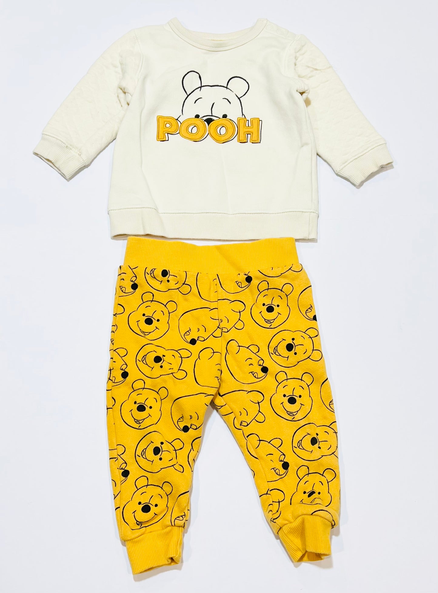 Pooh tracksuit - Size 0