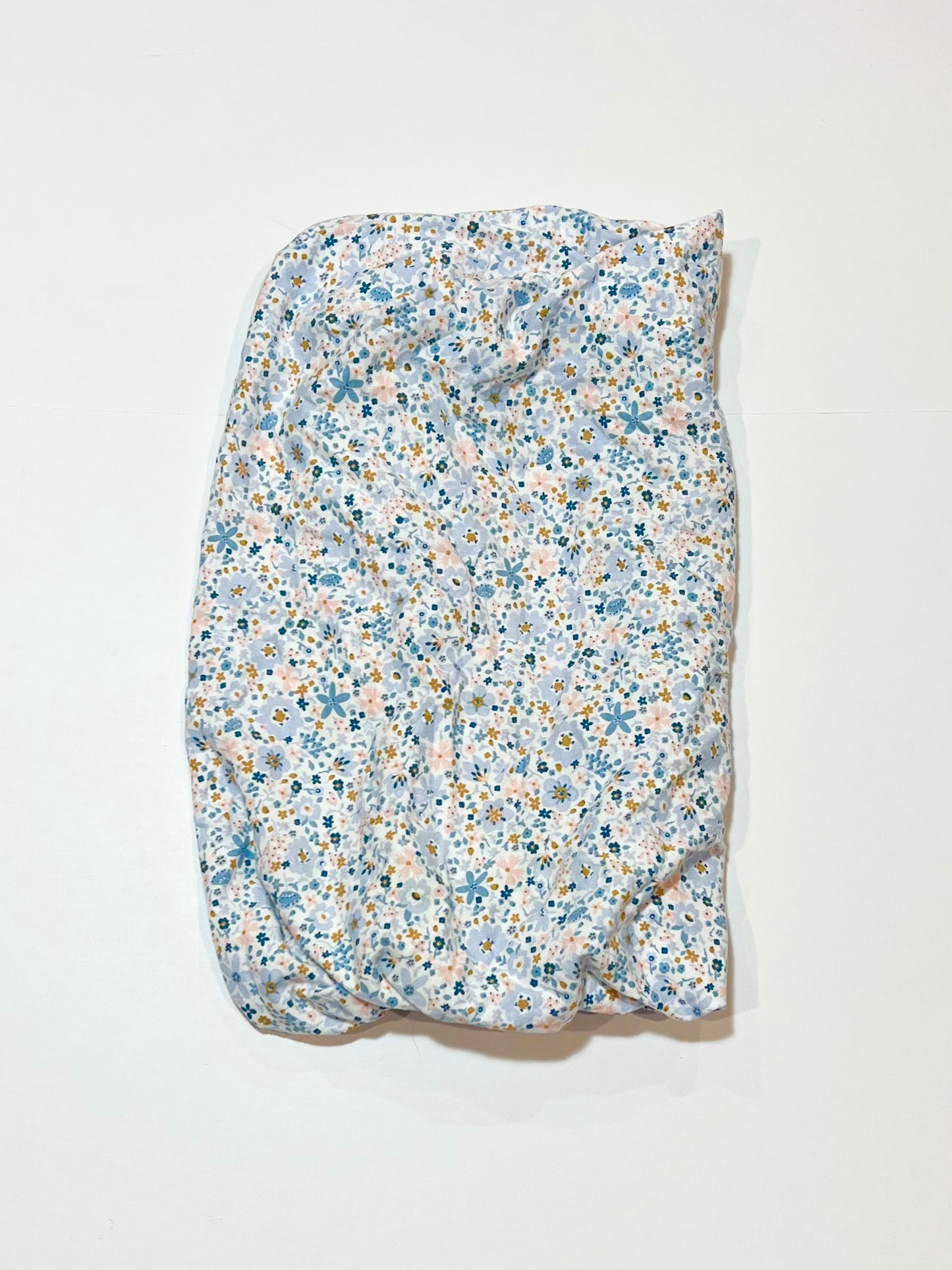 Floral jersey bassinet fitted sheet