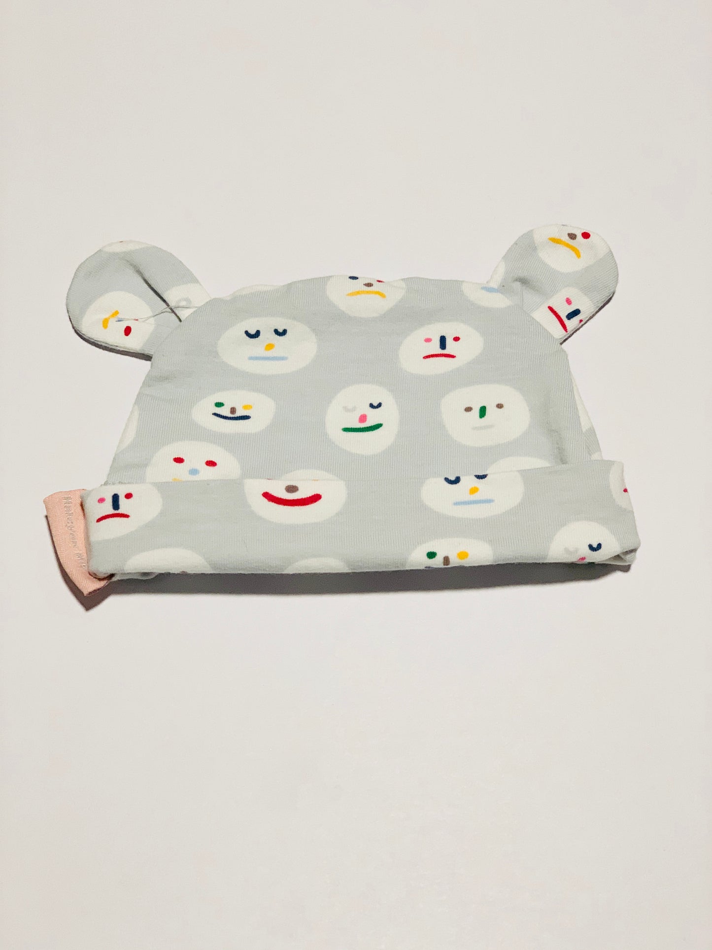 Moody Dance beanie - Size 0-3 months