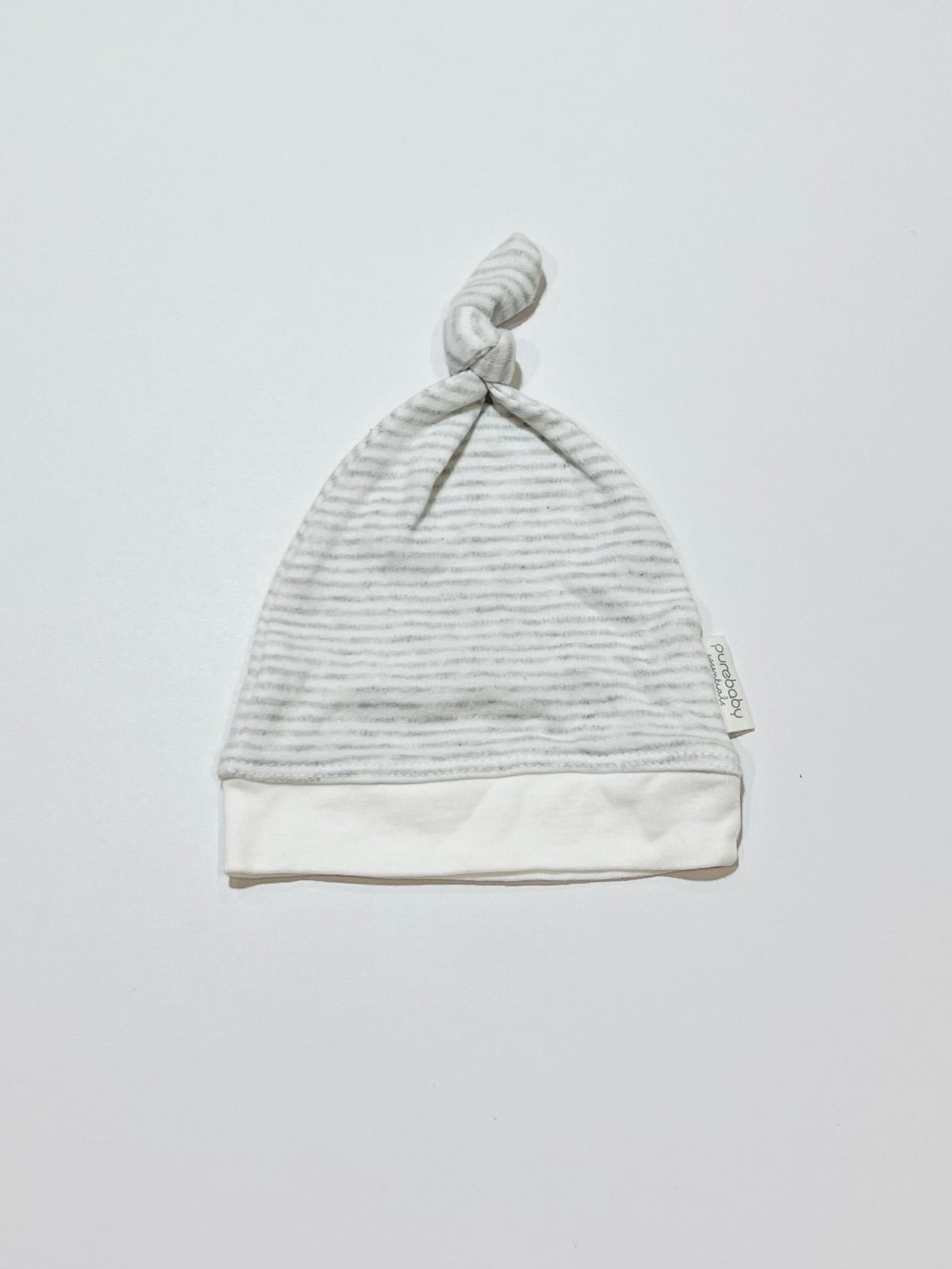 Grey striped beanie - Size 0-6 months