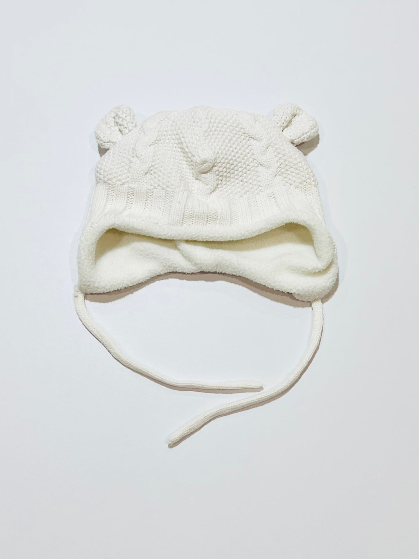 White beanie - Size 0-2 months