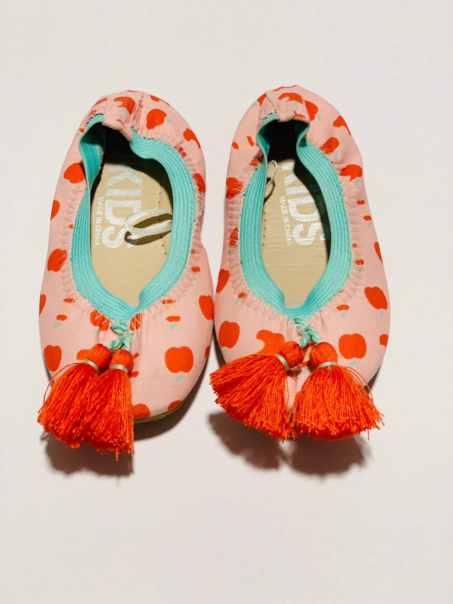 Red apple tassel shoes - Size 8