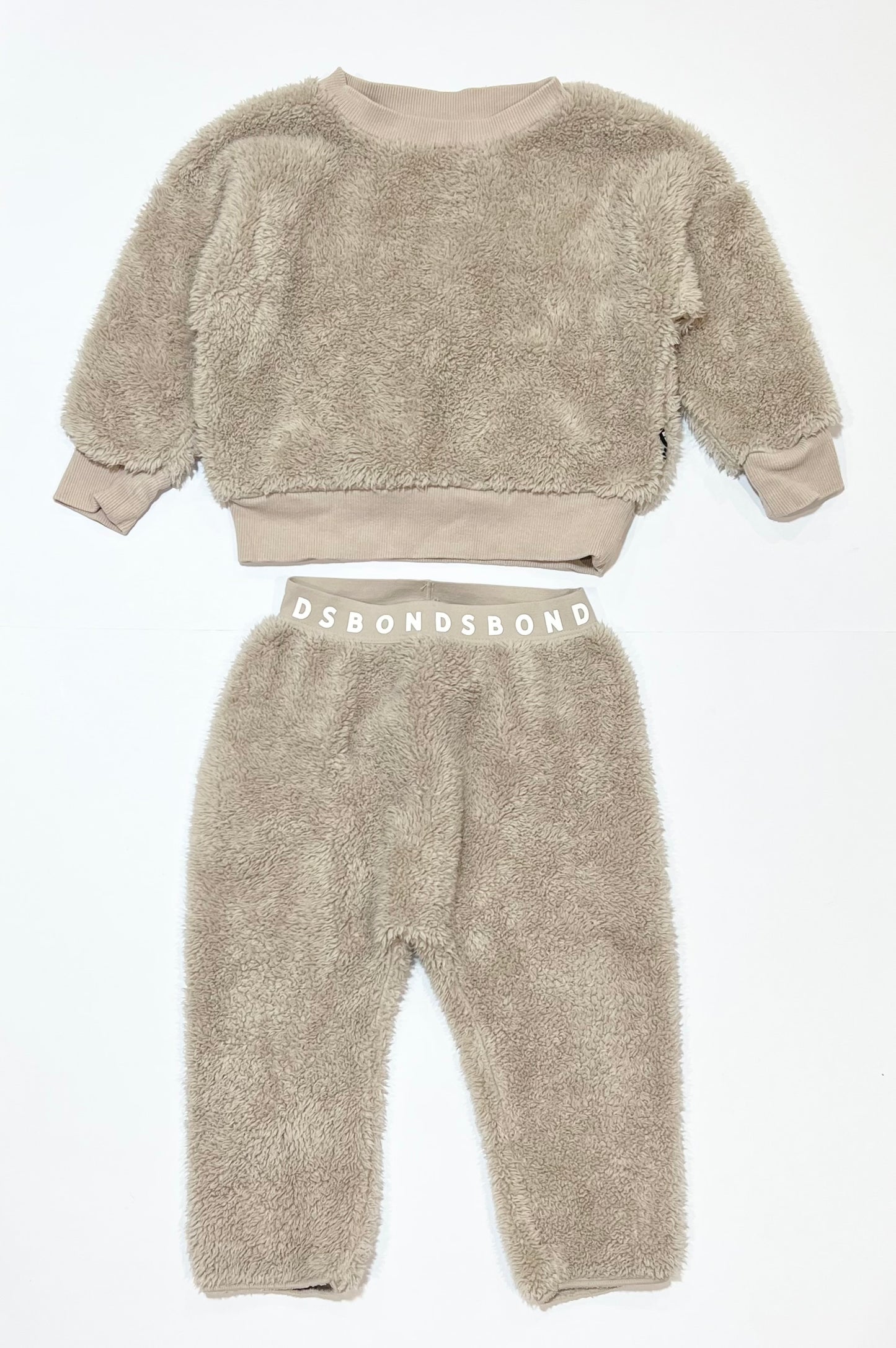 Fluffy tracksuit - Size 1