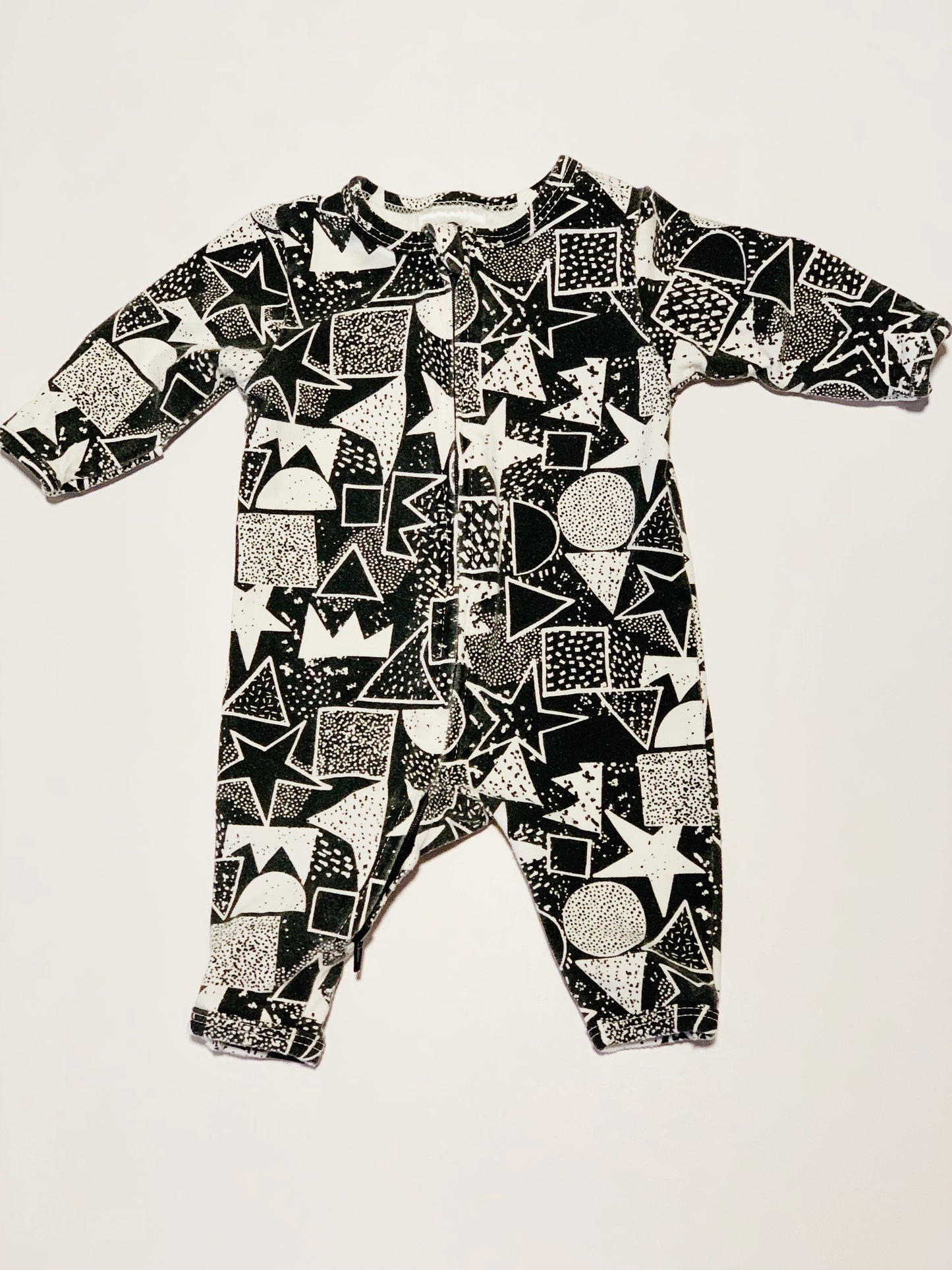 Shapes zip onesie - Size 0000