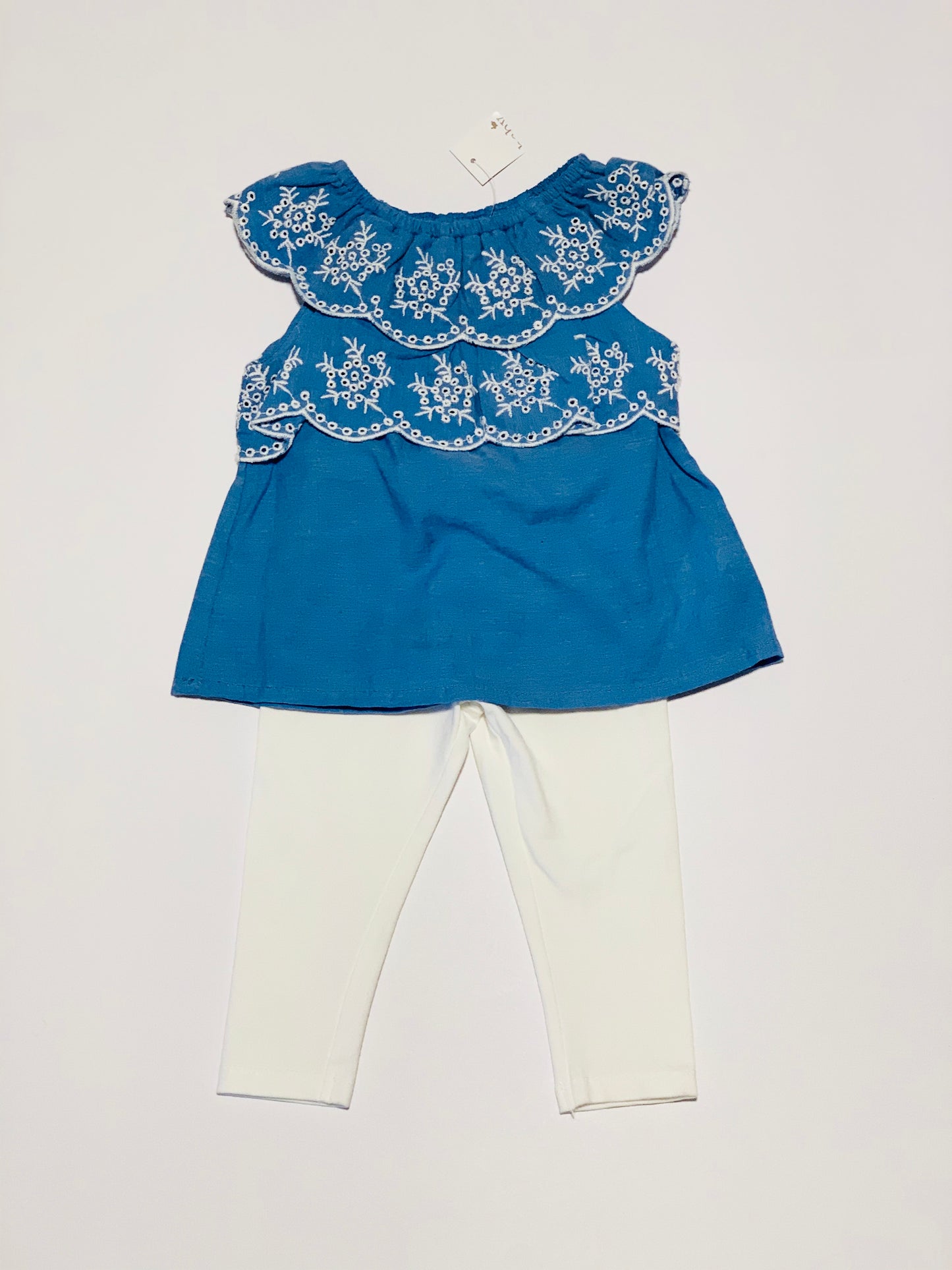 Blue embroidered set brand new - Size 00