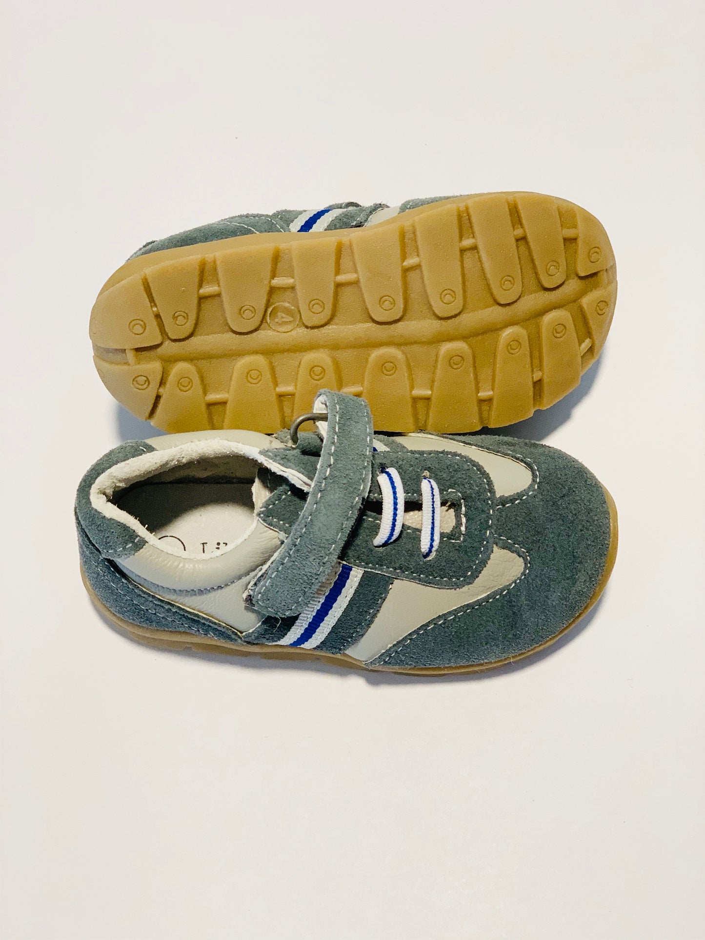 Grey leather shoes - Size UK4