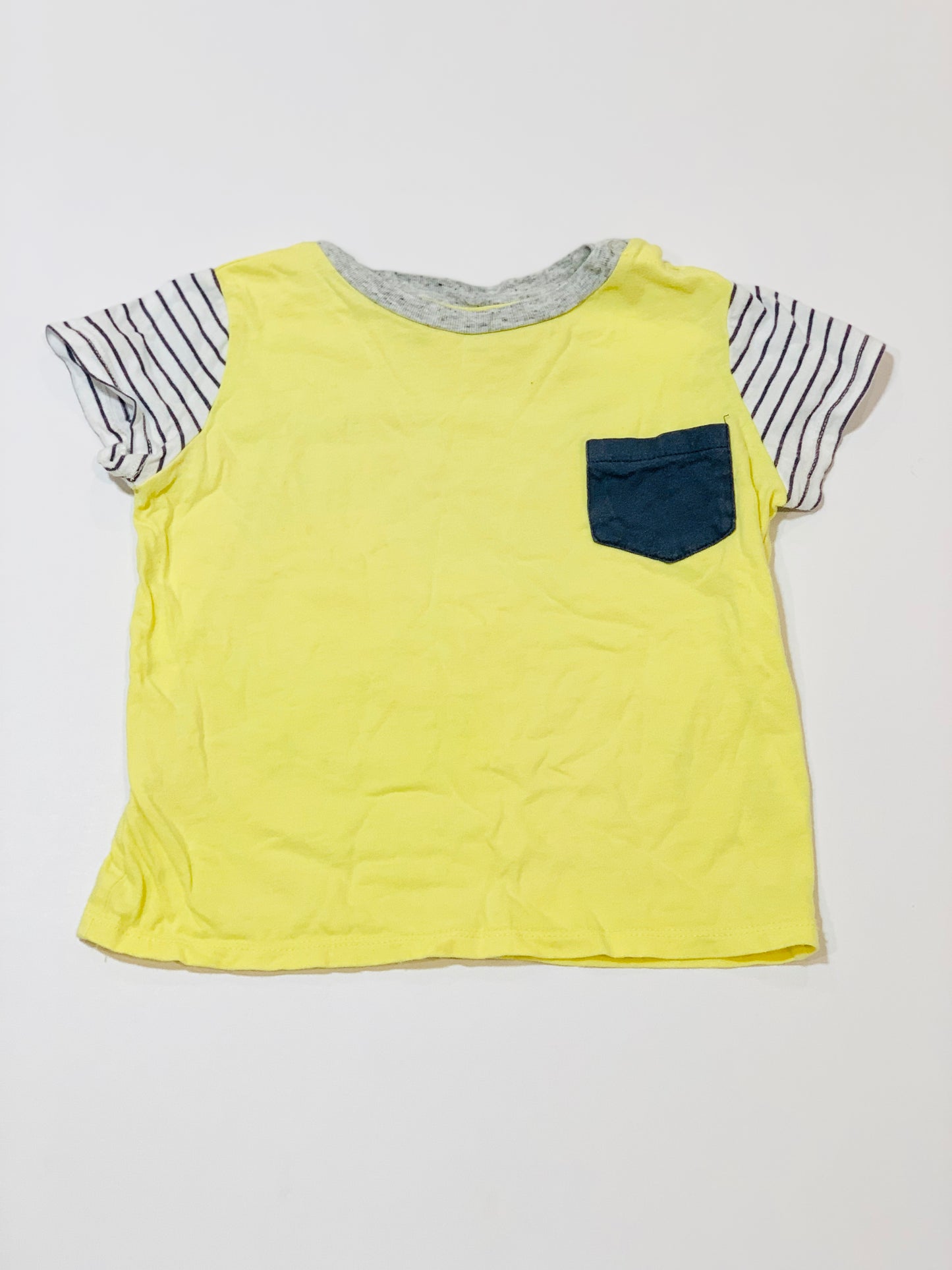 Yellow pocket tee - Size 1-2