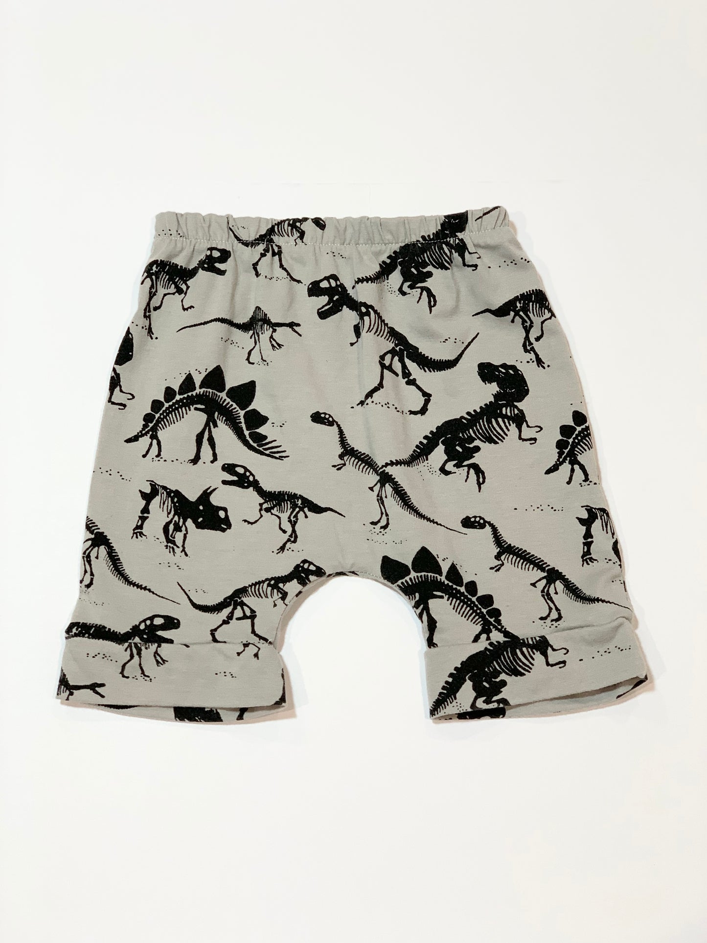 Jersey dino shorts - Size 12 months