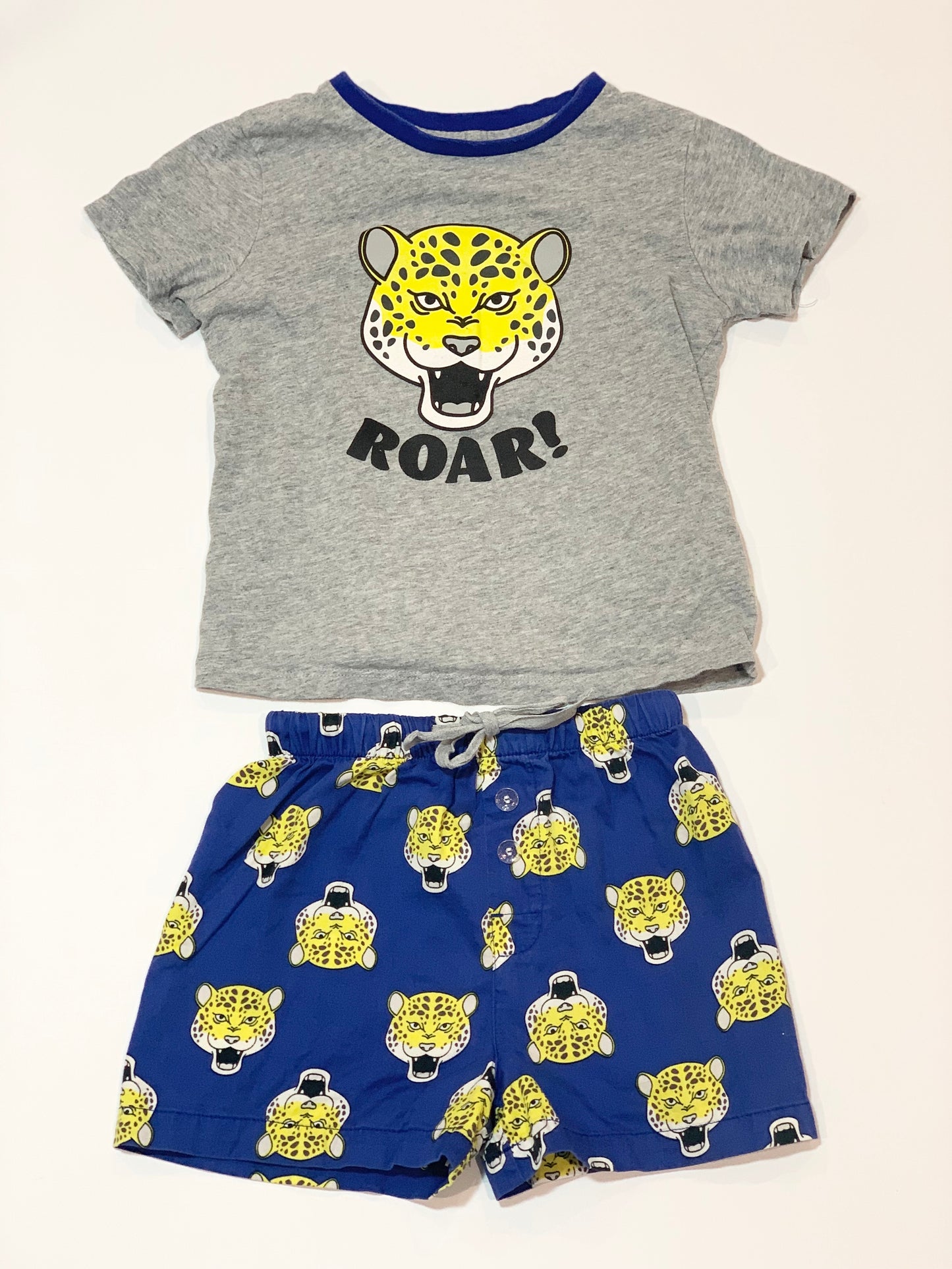 Leopard pyjamas - Size 3