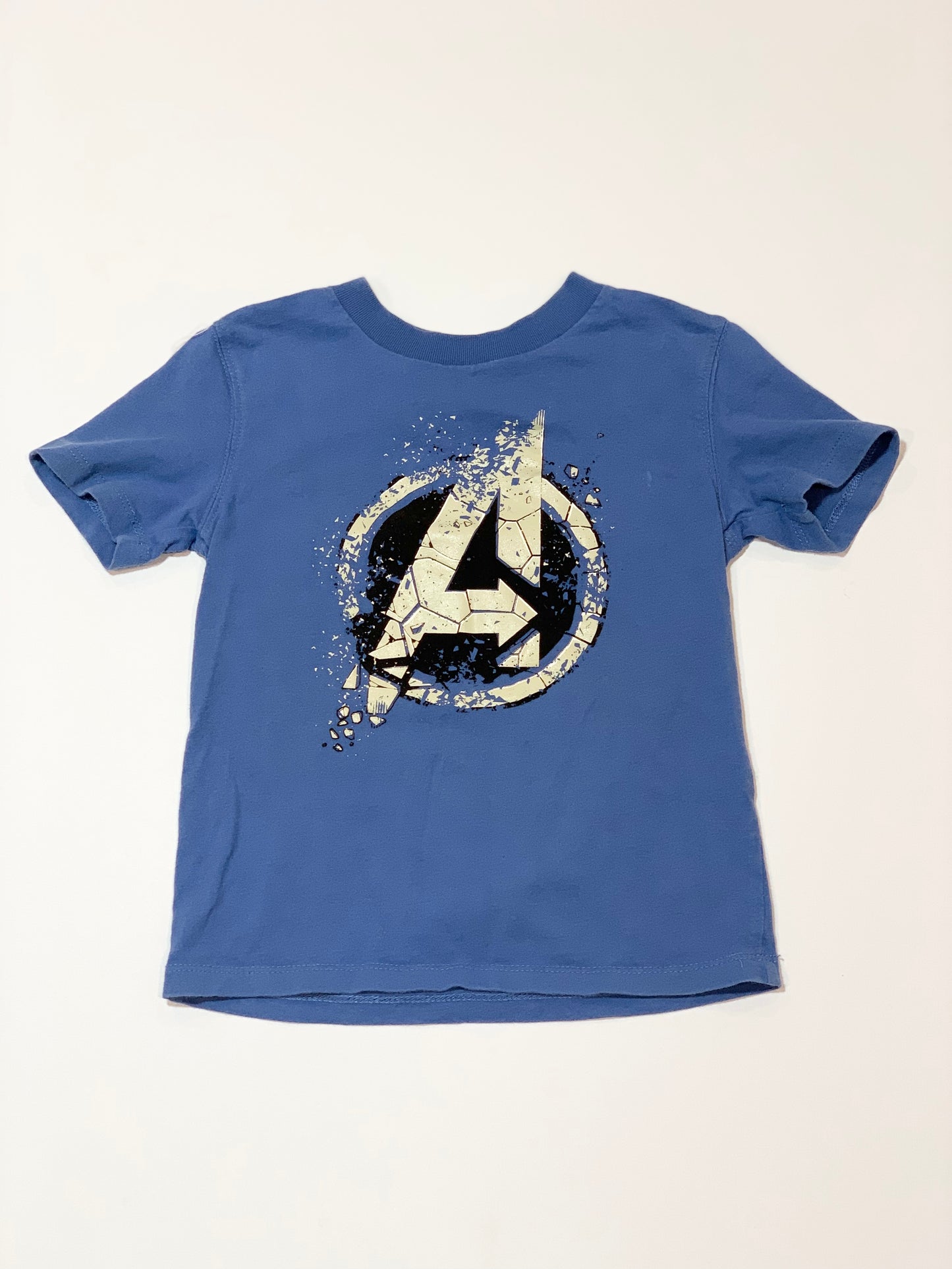 Avengers tee - Size 3