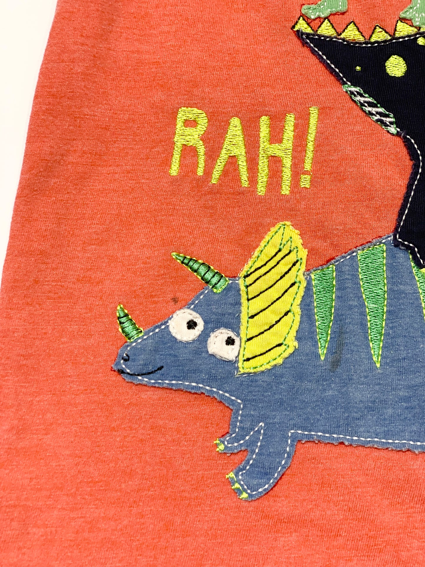 Dinosaurs tee - Size 3-4