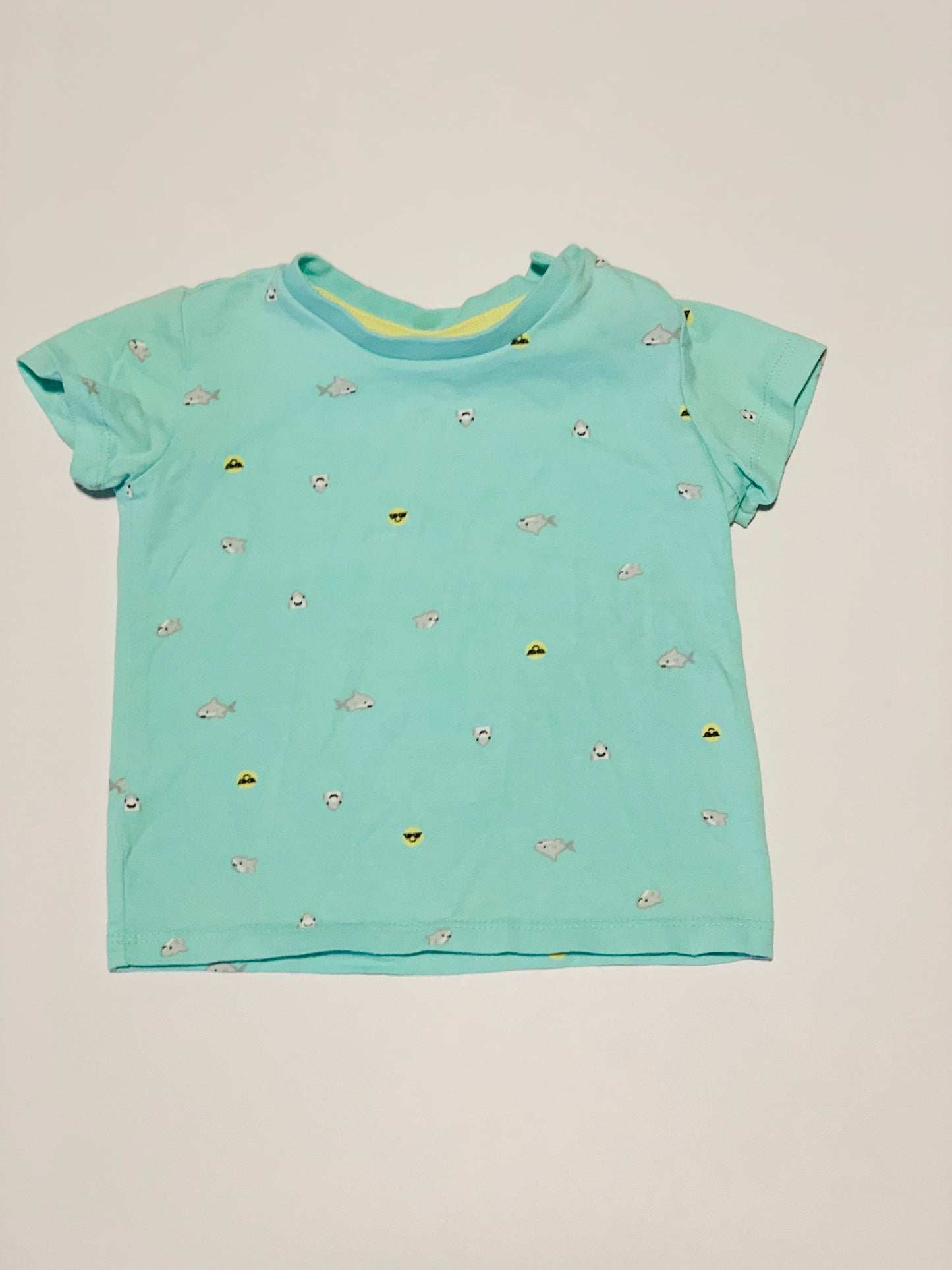 Sharks tee - Size 00